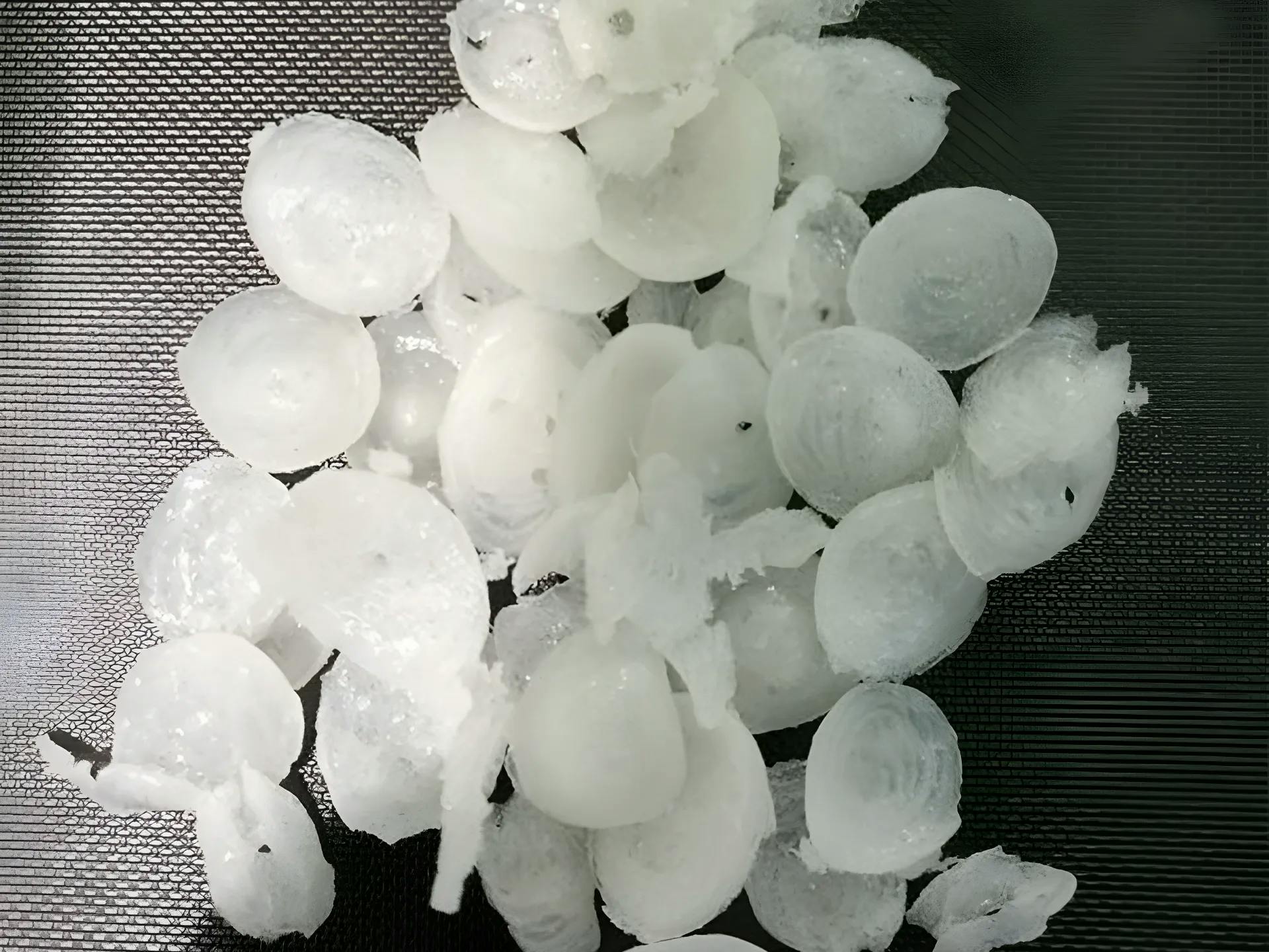 High-quality PE recycled pellets produced from the squeezed material.